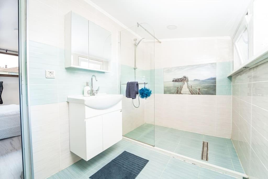 Central Apartment 2Bd Next To Vitosha Bul. Sofia Bagian luar foto