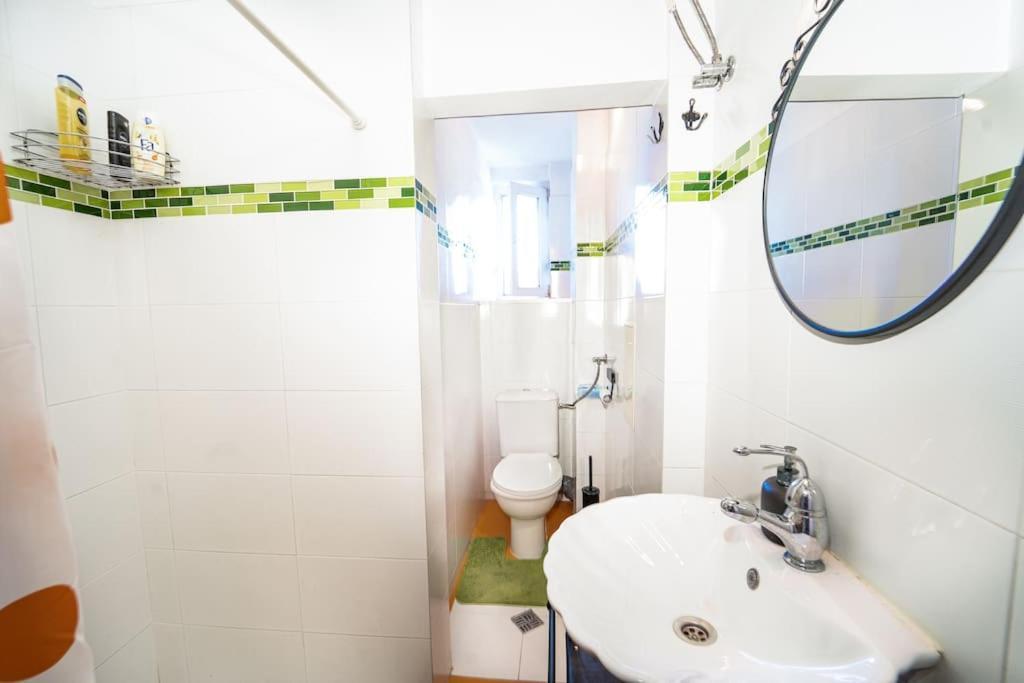 Central Apartment 2Bd Next To Vitosha Bul. Sofia Bagian luar foto