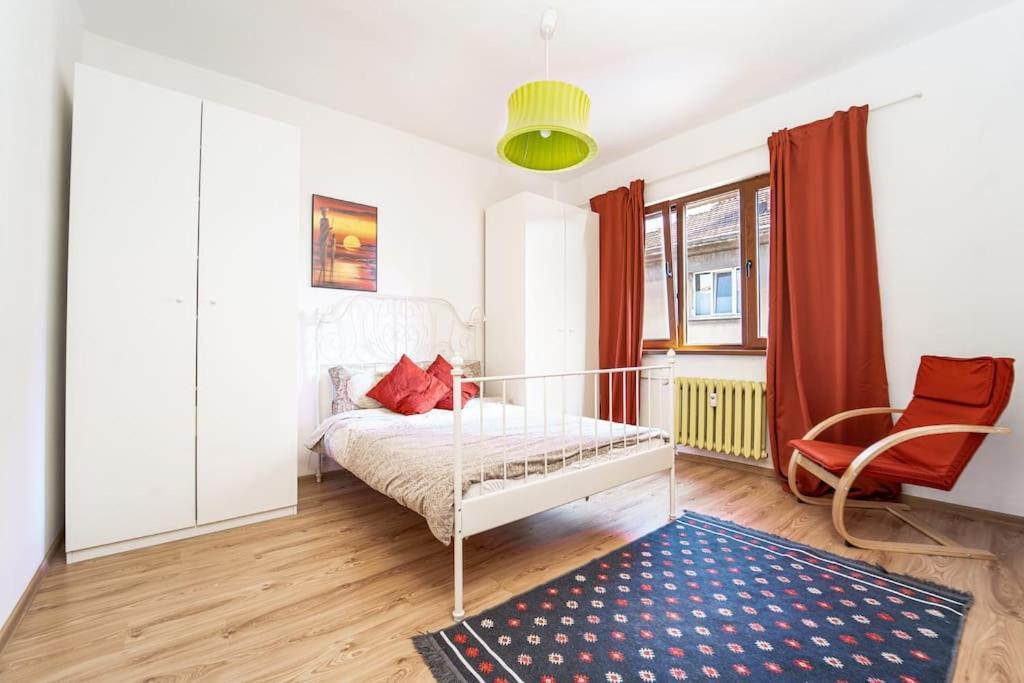 Central Apartment 2Bd Next To Vitosha Bul. Sofia Bagian luar foto