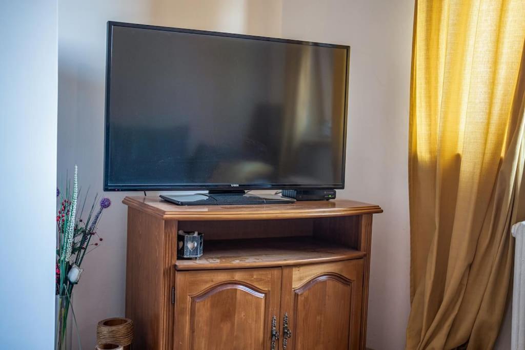Central Apartment 2Bd Next To Vitosha Bul. Sofia Bagian luar foto