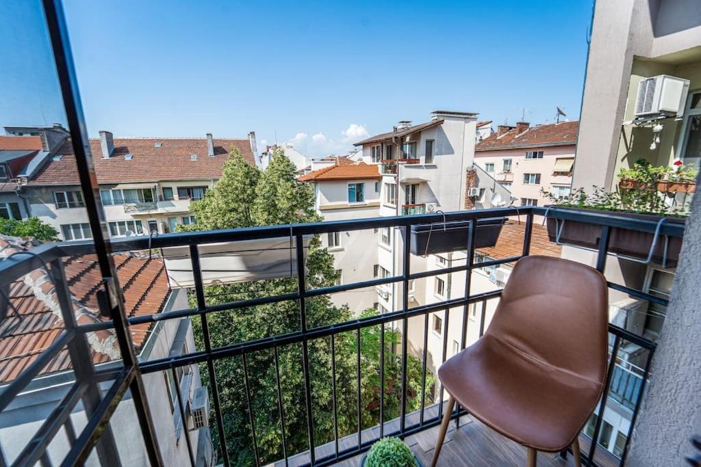 Central Apartment 2Bd Next To Vitosha Bul. Sofia Bagian luar foto