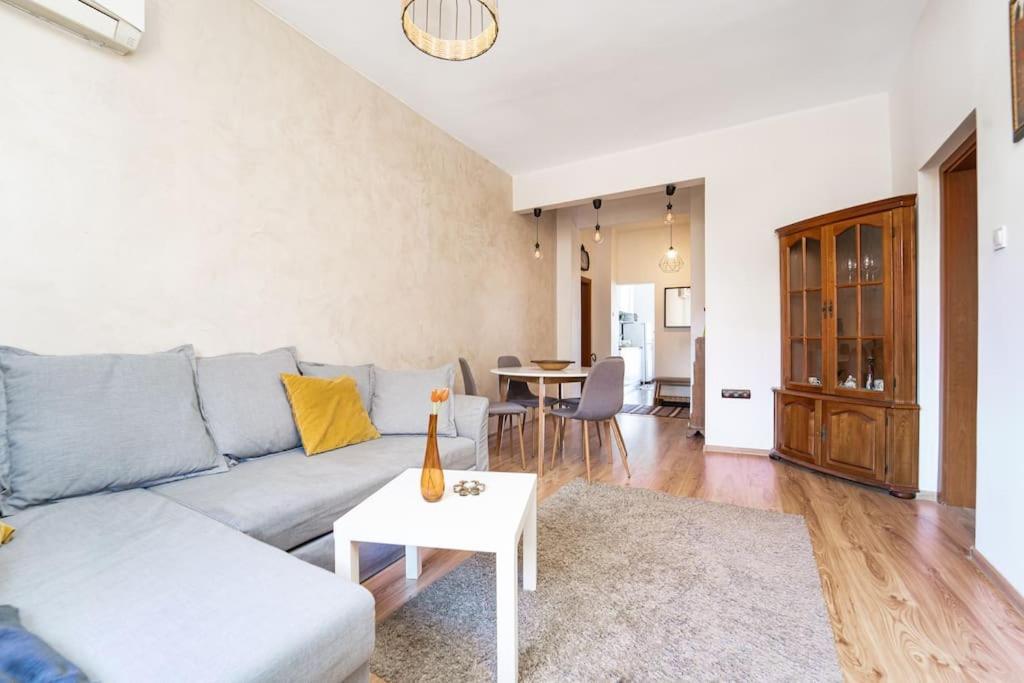 Central Apartment 2Bd Next To Vitosha Bul. Sofia Bagian luar foto